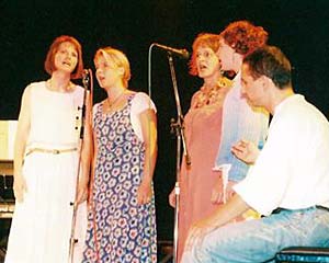 Gesang, Chor, Sch&uuml;eler der MUSIKSCHULE MUSIKINSTITUT MELODROM bei einem Auftritt