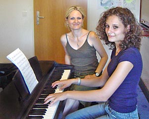Jazz-Rock-Pop - Piano -  Musikschulleiterin mit Sch&uuml;lerin - MUSIKSCHULE MUSIKINSTITUT MELODROM M&uuml;nchen-Pasing